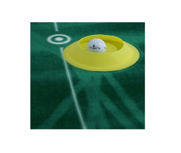 Putting Cup mit Ball